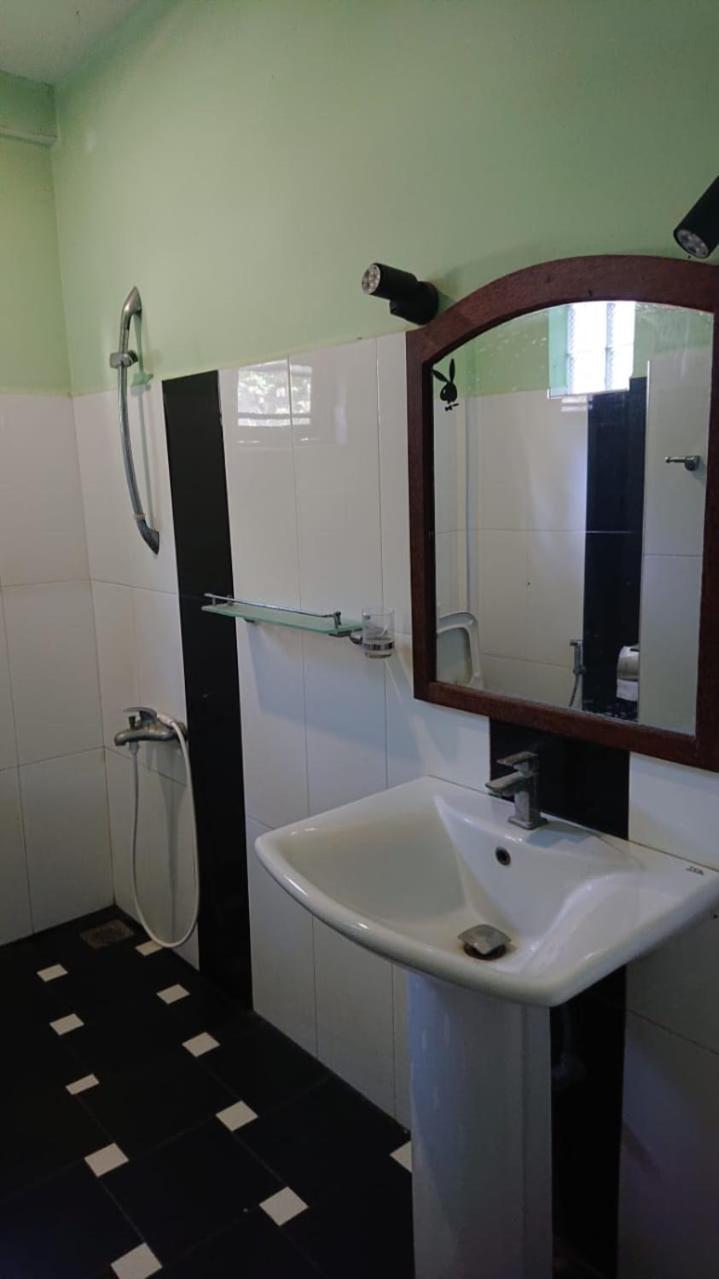 Leopard City Hostel Yala Tissamaharama Εξωτερικό φωτογραφία
